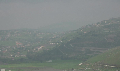 De la fumée s'élève du sud du Liban où les combats entre Israël et le Hezbollah continuent