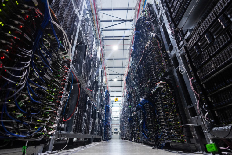 Un data center à Roubaix. ( AFP / SAMEER AL-DOUMY )
