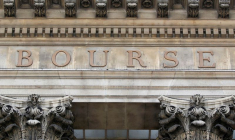 Le mot Bourse figure sur la façade du Palais Brongniart, ancienne Bourse de Paris, située place de la Bourse à Paris