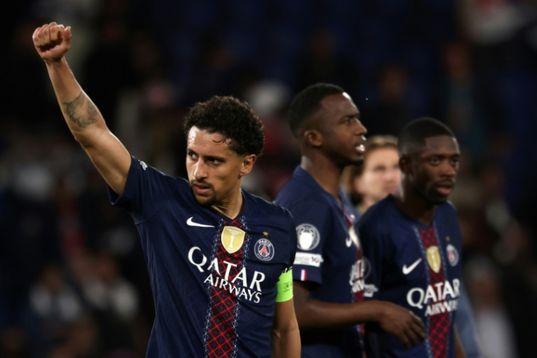 Marquinhos défenseur et capitaine du PSG à la fin de la demi-finale aller de la C1 remportée contre le Bayern Munich à Paris le 28 avril 2026  ( AFP / FRANCK FIFE )