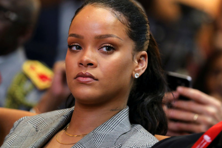 LVMH SE PRÉPARE À LANCER UNE MARQUE DE LUXE AVEC RIHANNA, SELON WWD