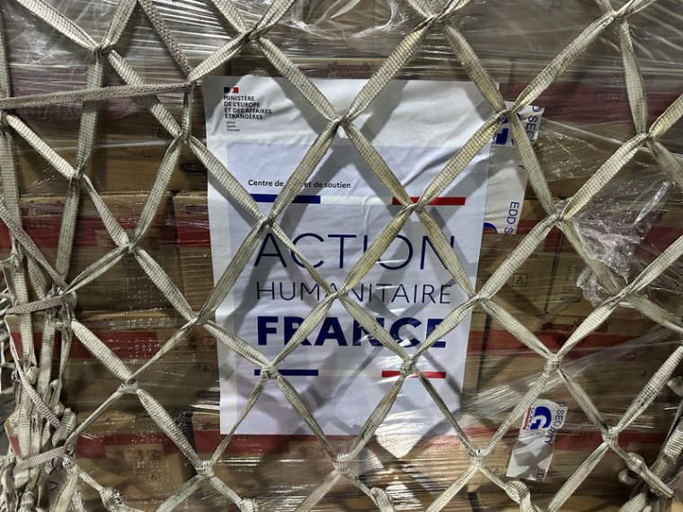 L'armée française livre une aide humanitaire à destination de Gaza