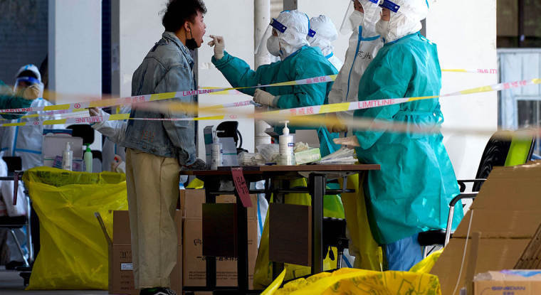 Des dizaines de millions de Chinois sont actuellement confinés à travers tout le pays. Les restrictions locales pénalisent le rebond post-Covid de l'activité économique et s'ajoutent aux conséquences néfastes de la guerre en Ukraine sur la croissance mond