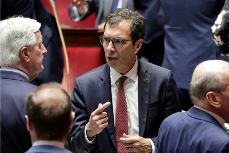 Le ministre du Travail Jean-Pierre Farandou, à l'Assemblée nationale à Paris le 2 juin 2026 ( AFP / STEPHANE DE SAKUTIN )