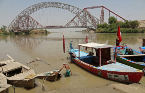 Le fleuve Indus près du fleuve Lansdowne à Sukkur en Inde le 28 avril 2025 ( AFP / Shahid ALI )