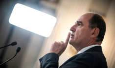 Le PDG de la SNCF Jean Castex le 7 mai 2026, à Toulouse ( AFP / Lionel BONAVENTURE )