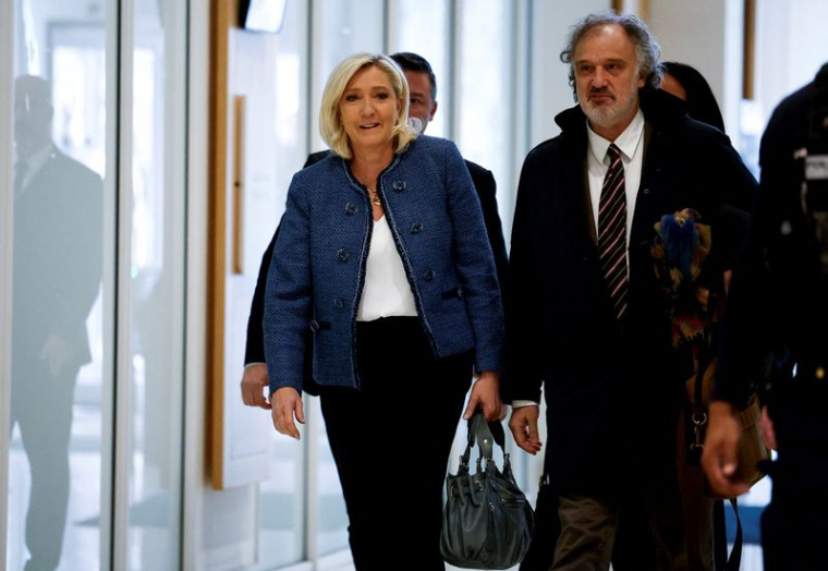 Verdict du procès concernant les accusations de détournement de fonds de l'UE par la dirigeante d'extrême droite française Marine Le Pen et le parti RN, à Paris