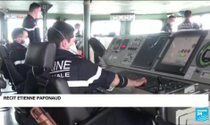 Macron rejoint le porte-avions Charles de Gaulle pour le Noël avec les troupes