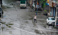 Dans une rue déserte de Poonch, en Inde, le 8 mai 2025 ( AFP / Punit PARANJPE )