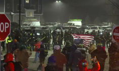 Minneapolis : policiers et manifestants se font face