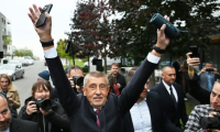 Andrej Babis à son arrivée devant ses partisans à Prague, en République tchèque, après les résultats des législatives le 4 octobre 2025. ( AFP / Michal Cizek )