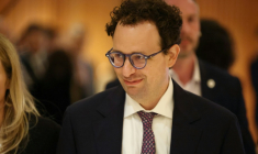 Le patron d'Anthropic Dario Amodei à New Delhi, le 19 février 2026 ( AFP / Ludovic MARIN )