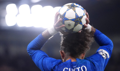 Pourquoi la longue touche est-elle devenue à la mode en Premier League ?