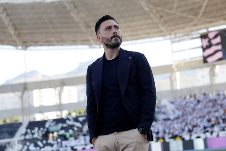 Davide Ancelotti, ancien entraîneur de Botafogo, avant le match contre le Santos