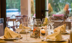 Une ancienne restauratrice a dû retourner derrière les fourneaux car le repreneur ne l'a pas payée.  (illustration) (Neshom / Pixabay)