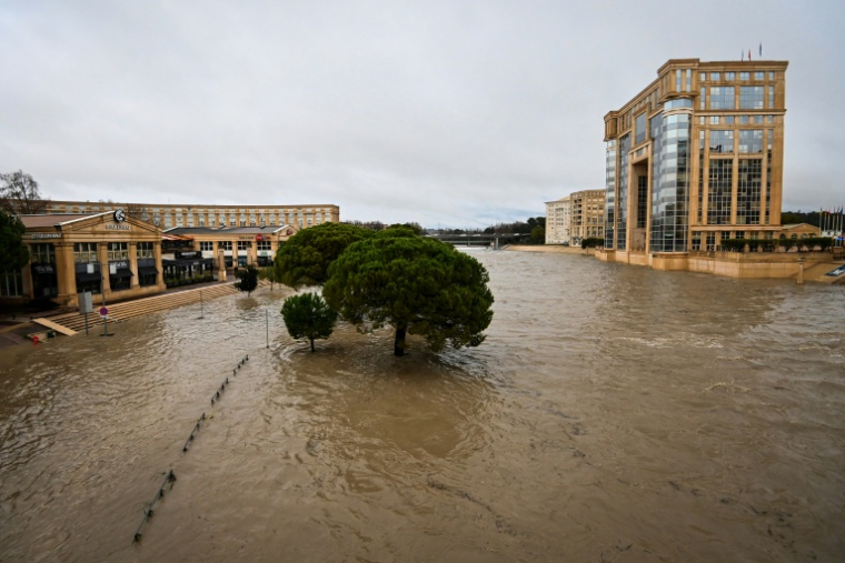 Des rues inondées à Montpellier, provoquées par des fortes pluies, le 22 décembre 2025 dans l'Hérault ( AFP / Sylvain THOMAS )