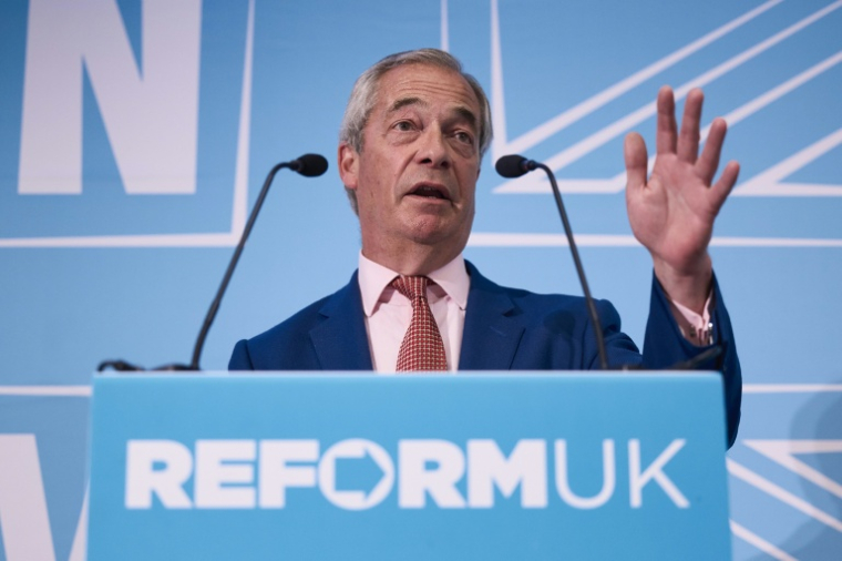 Le dirigeant de Reform UK, Nigel Farage, s'exprime lors d'une conférence de presse, à Londres, le 10 juin 2025 ( AFP / BENJAMIN CREMEL )