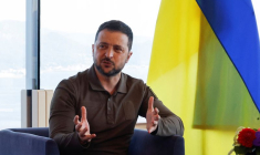 Le président ukrainien Volodimir Zelensky s'exprime au cours du sommet du G7