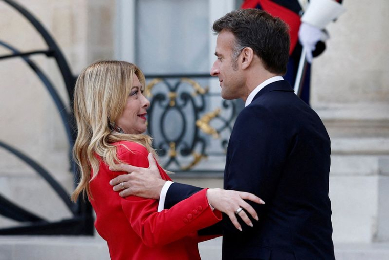 Le président français Macron et le premier ministre britannique Starmer président une conférence sur la sécurisation du détroit d'Ormuz à Paris