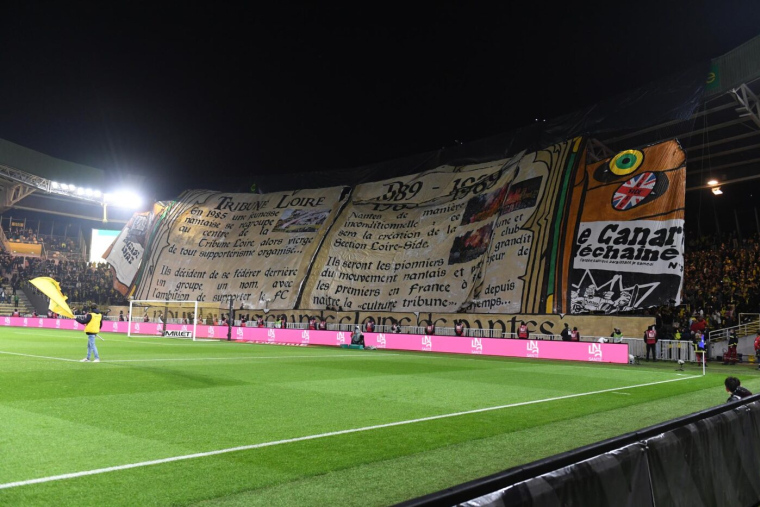 Le magnifique tifo de la tribune Loire