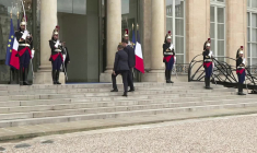 Emmanuel Macron accueille le président malgache Michaël Randrianirina à l'Elysée