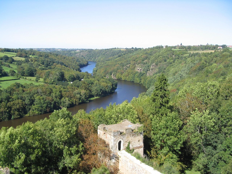 La Creuse en amont d'Argenton-sur-Creuse (Crédit photo: Jean FAUCHEUX - Wikimedia Commons)