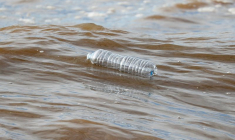 L'ONU SUR LE POINT D'APPROUVER UN PROJET DE TRAITÉ MONDIAL SUR LA POLLUTION PLASTIQUE