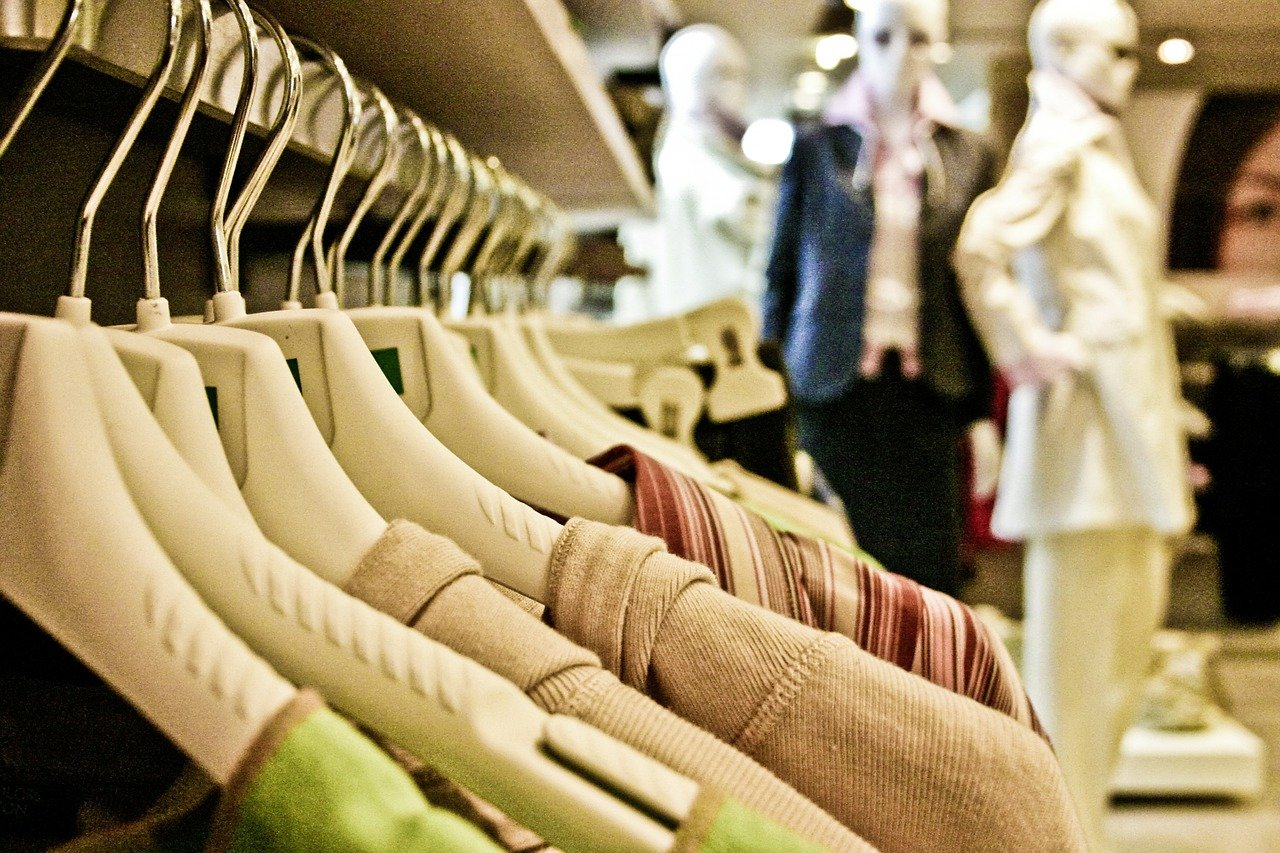 Comment C&A, l'enseigne de mode familiale et bon marché, compte reconquérir le marché français