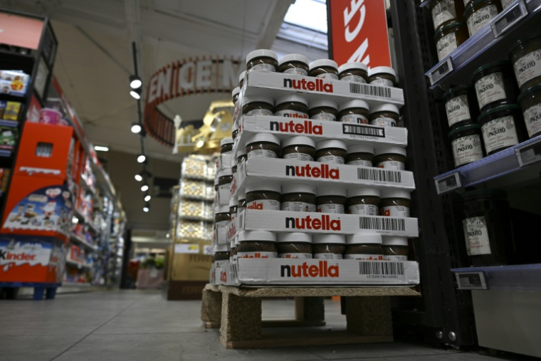 Palette de pots de Nutella pour la mise en place dans un hypermarché de Septèmes-les-Vallons, près de Marseille, dans les Bouches-du-Rhône, le 3 novembre 2022. ( AFP / Christophe SIMON )