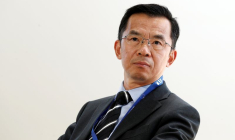 L'ancien ambassadeur de Chine en France Lu Shaye assiste au forum d'été du MEDEF rebaptisé La Rencontre des Entrepreneurs de France, LaREF, à l'hippodrome de Paris Longchamp à Paris