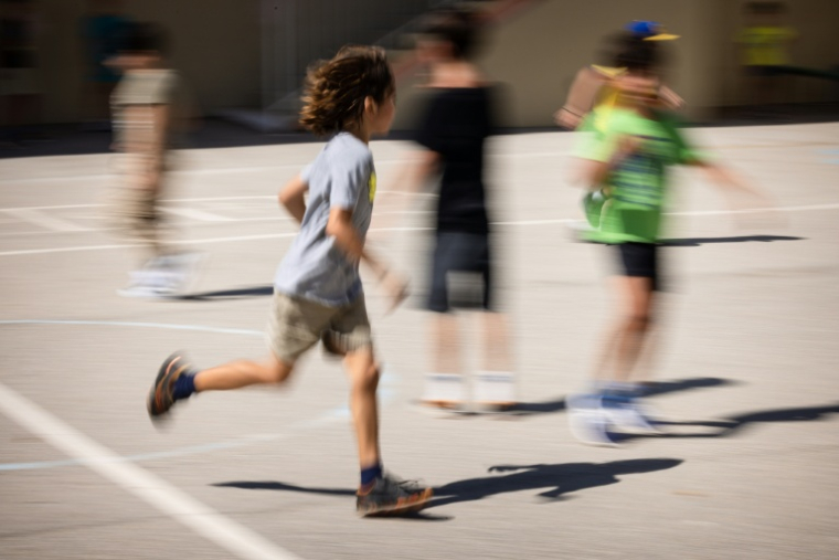 Des élèves dans une école primaire de Marseille, le 2 septembre 2024  ( AFP / CLEMENT MAHOUDEAU )