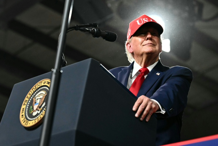 Le président américain Donald Trump en meeting à Kalispell, dans le Montana, le 14 octobre 2026 ( AFP / Kent NISHIMURA )