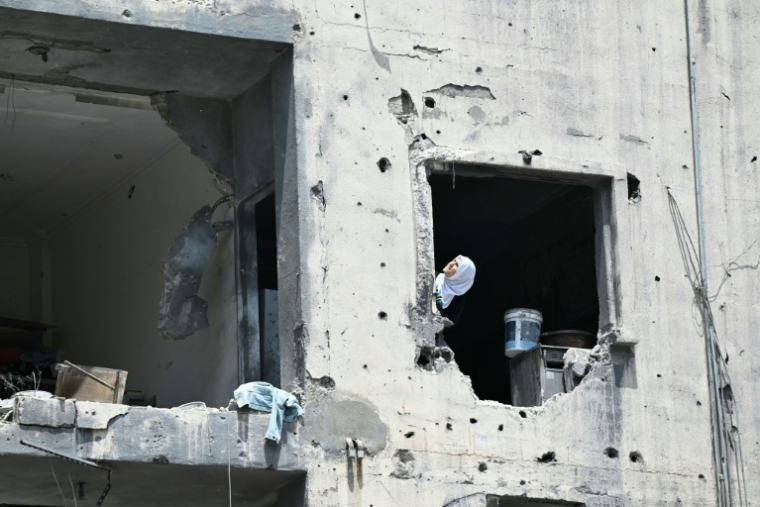 Dans un immeuble endommagé de Tyr, le 23 juin 2026. ( AFP / Joseph EID )