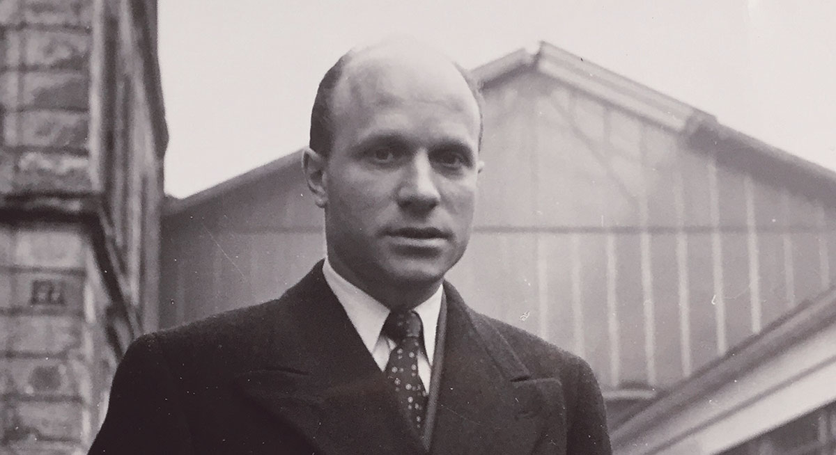Marcel Bich et Édouard Buffard ont fondé l’entreprise PPA depuis cinq ans lorsqu’ils lancent le Bic Cristal. Avec son corps en plastique transparent, son capuchon bleu iconique et son prix dérisoire, ce stylo révolutionne l’écriture. (© Bic)