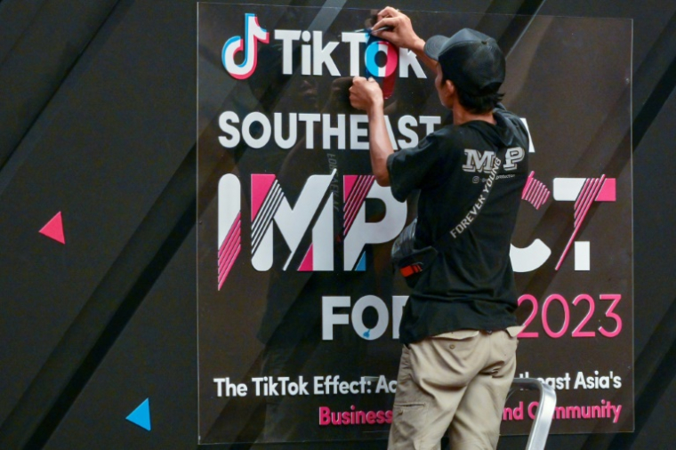 Le gouvernement indonésien a annoncé suspendre la licence d'exploitation de TikTok  ( AFP / BAY ISMOYO )