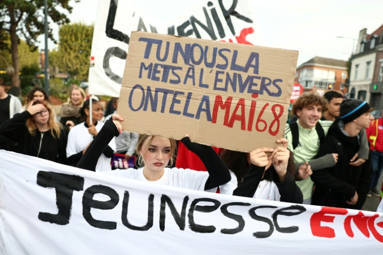 Manifestation de lycéens à Lens, dans le Pas-de-Calais, le 13 octobre 2026 ( AFP / Sameer AL-DOUMY )