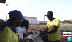 Au Sénégal, le succès des maillots de football