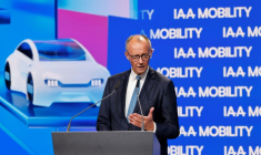 Le chancelier allemand Friedrich Merz lors de l'inauguration du salon international de l'automobile à Munich, le 9 septembre 2025 ( AFP / Alexandra BEIER )