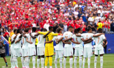 Un hommage aux victimes de l'attentat de Nice avant France-Espagne