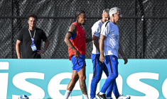 Un défenseur tricolore forcé de quitter l'entraînement