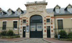"Jeu" mortel entre militaires en mission "Sentinelle" à l'hôpital militaire Percy à Clamart (Hauts-de-Seine) : une scène de drame maquillée en question ( AFP / STEPHANE DE SAKUTIN )