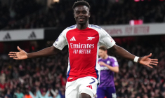 Saka et Arsenal croquent Fulham, Forest coule Manchester United