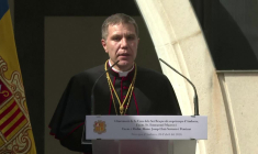 Macron reçoit la Croix des Sept bras, plus haute décoration d'Andorre