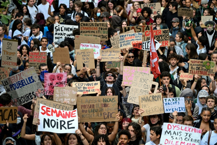 Manifestation pour l'éducation le 8 octobre 2026 à Marseille ( AFP / Miguel MEDINA )
