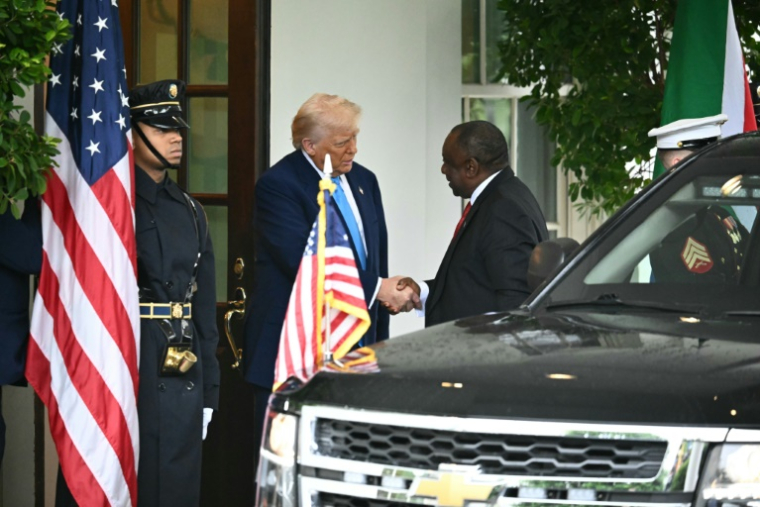 Donald Trump accueille Cyril Ramaphosa à la Maison Blanche le 21 mai 2025 ( AFP / Mandel NGAN )