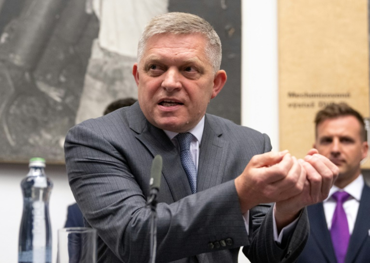 Le Premier ministre nationaliste slovaque Robert Fico à Handlova, le 15 mai 2025 ( AFP / JOE KLAMAR )