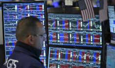 Un opérateur à la Bourse de New York, le 2 juin 2025 ( AFP / ANGELA WEISS )