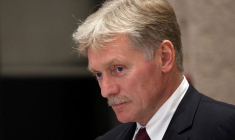 Le porte-parole du Kremlin Dmitri Peskov lors d'une conférence de presse à Samarcande, en Ouzbékistan