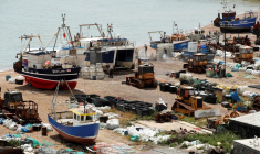 BREXIT: LES PÊCHEURS BRITANNIQUES REPROCHENT À JOHNSON D'AVOIR CAPITULÉ