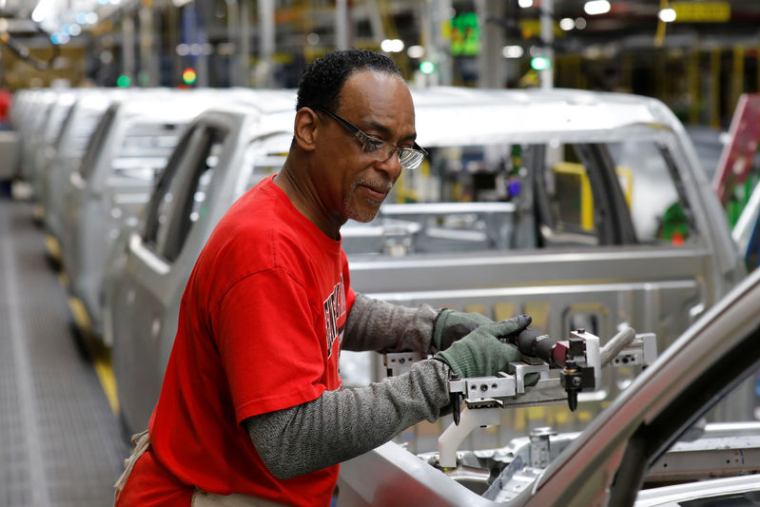 USA: L'EMPLOI ET LES SALAIRES ACCÉLÈRENT